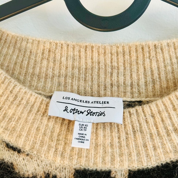 & Other Stories Oversized Leopard Sweater - Picture 2 of 2